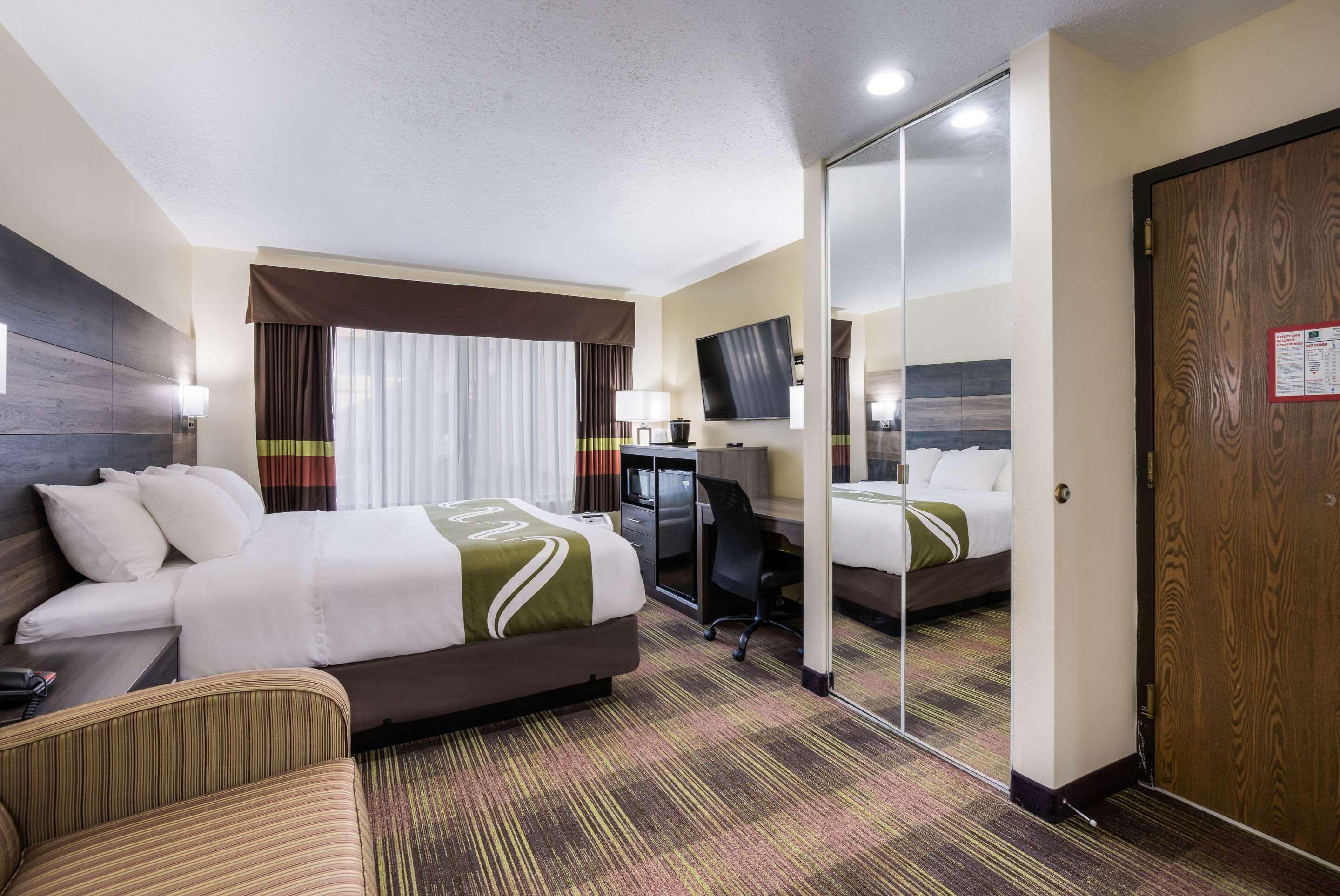 Hotel Americinn By Wyndham Atkinson Fort Atkinson