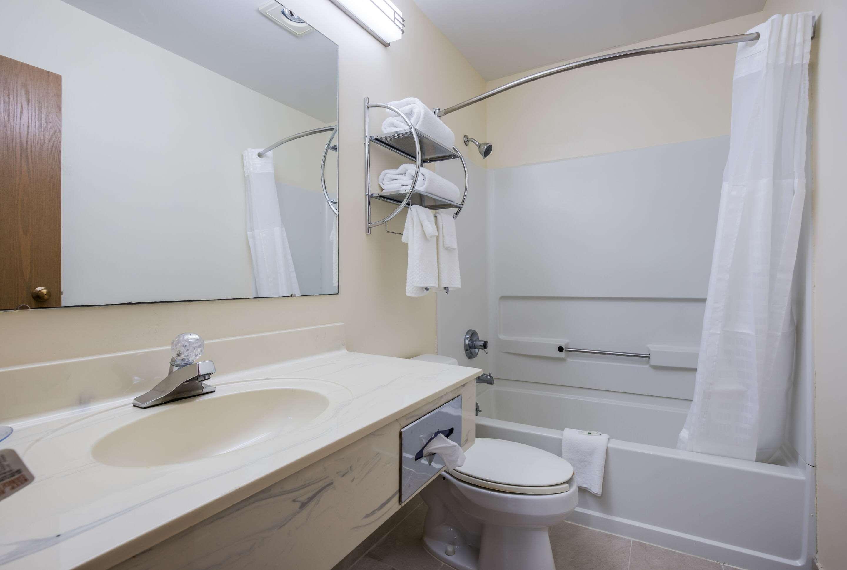 Americinn By Wyndham Atkinson Hotel 2*