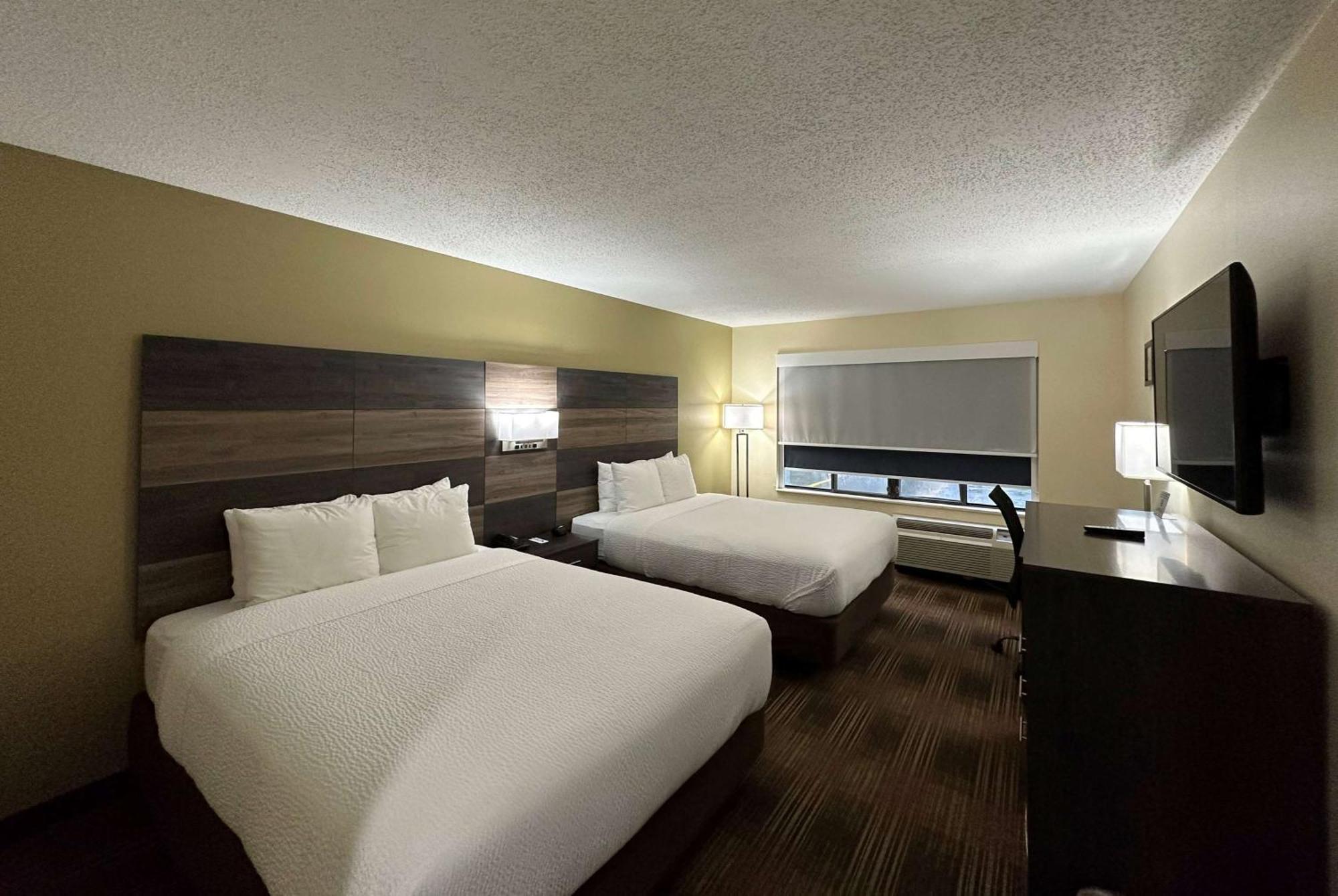 Hotel Americinn By Wyndham Atkinson