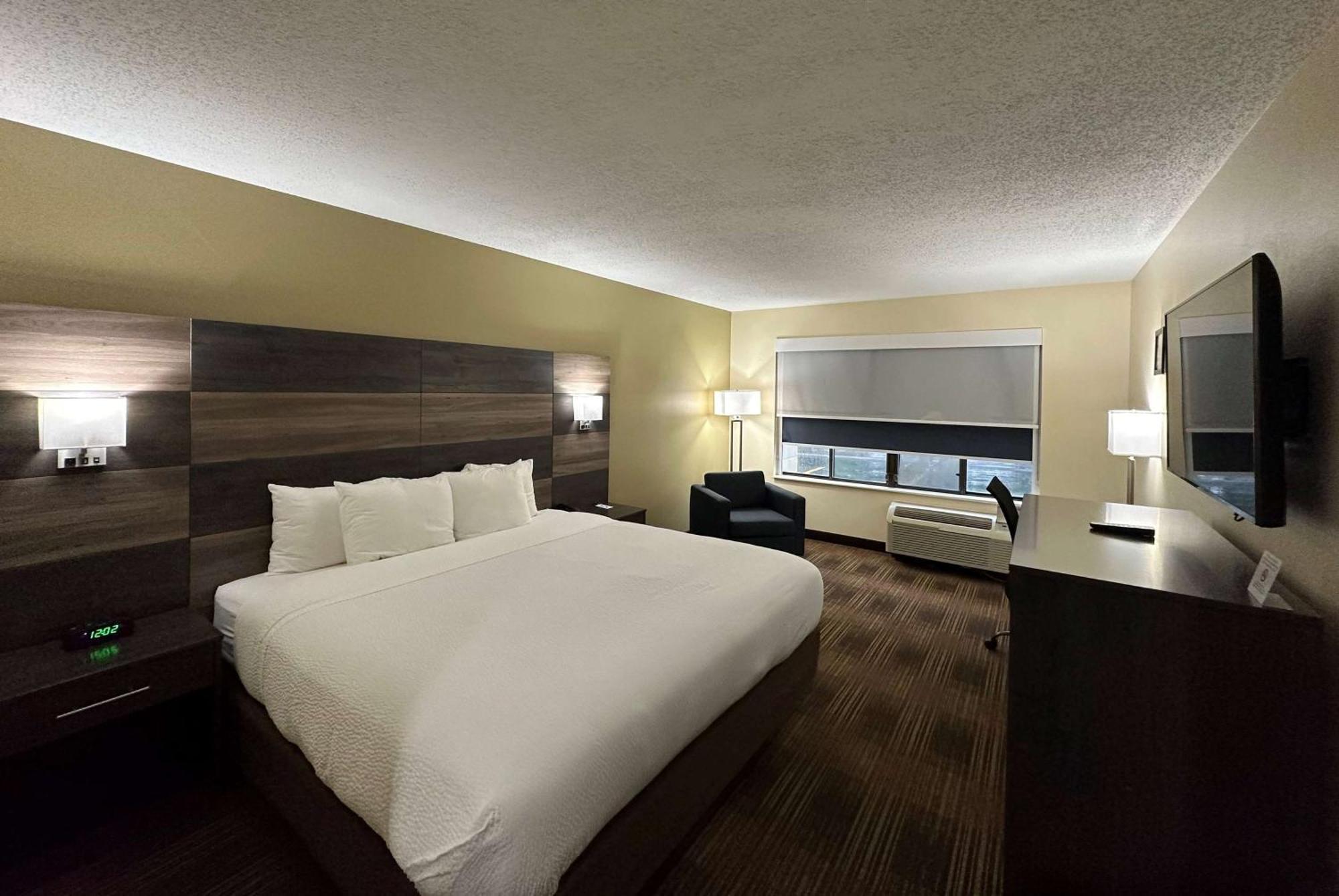 Americinn By Wyndham Atkinson Hotel 2*