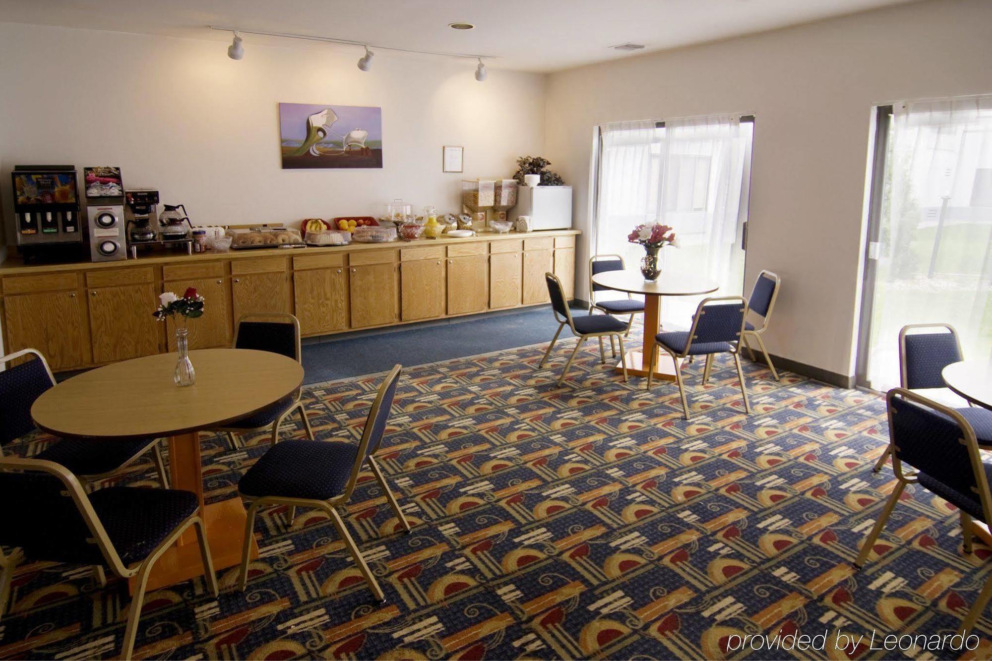 Americinn By Wyndham Atkinson Hotel 2*