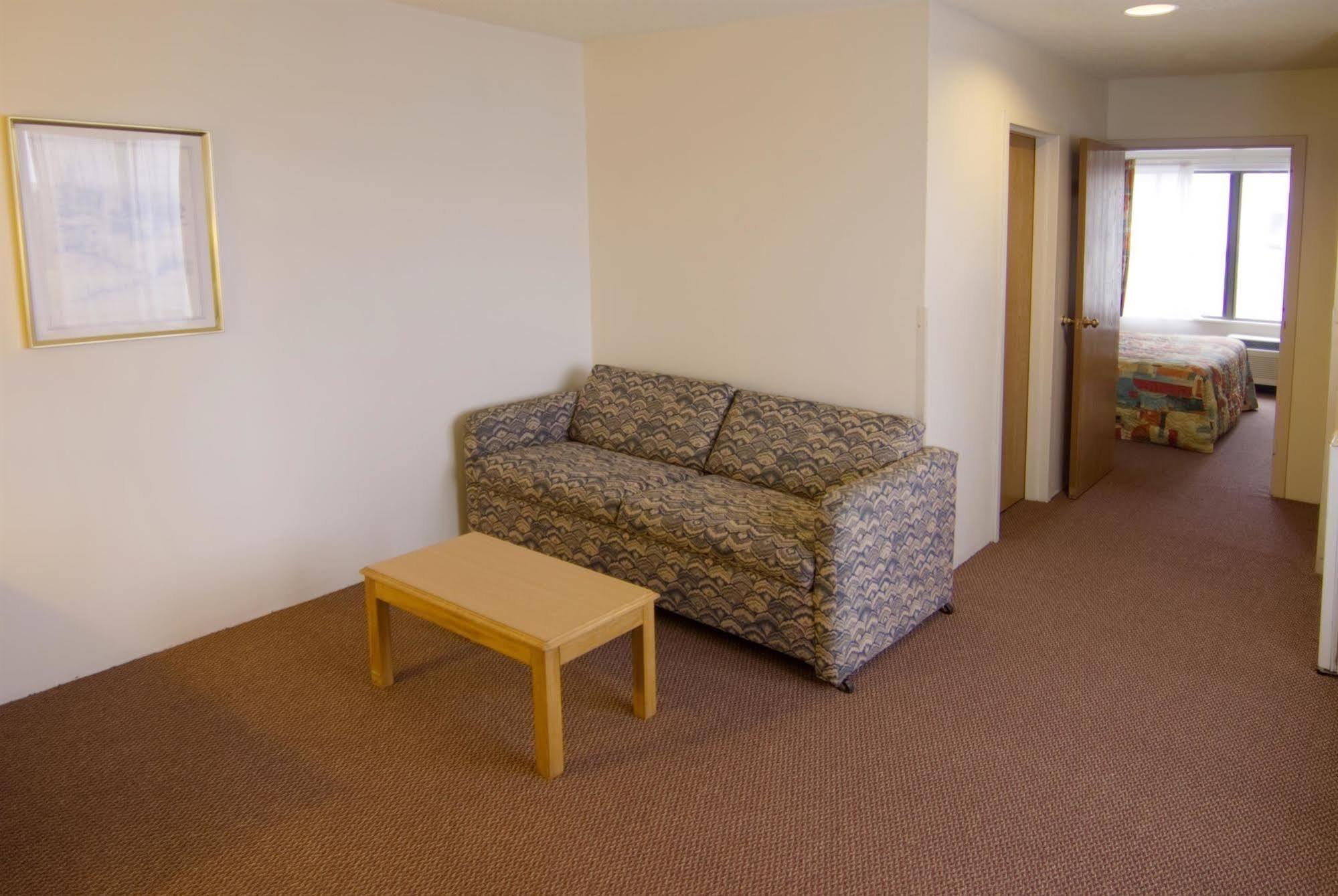 Hotel Americinn By Wyndham Atkinson Fort Atkinson