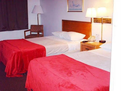 Hotel Americinn By Wyndham Atkinson Fort Atkinson